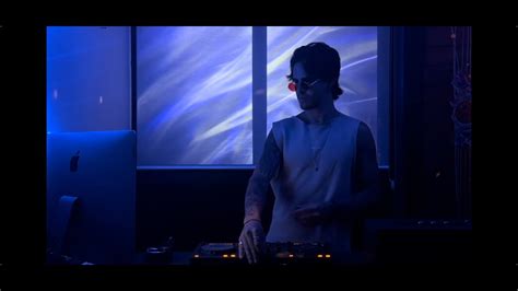 The Space Between Us Thêm chút Melodic House vào Vibes Energetic của Bữa Tối